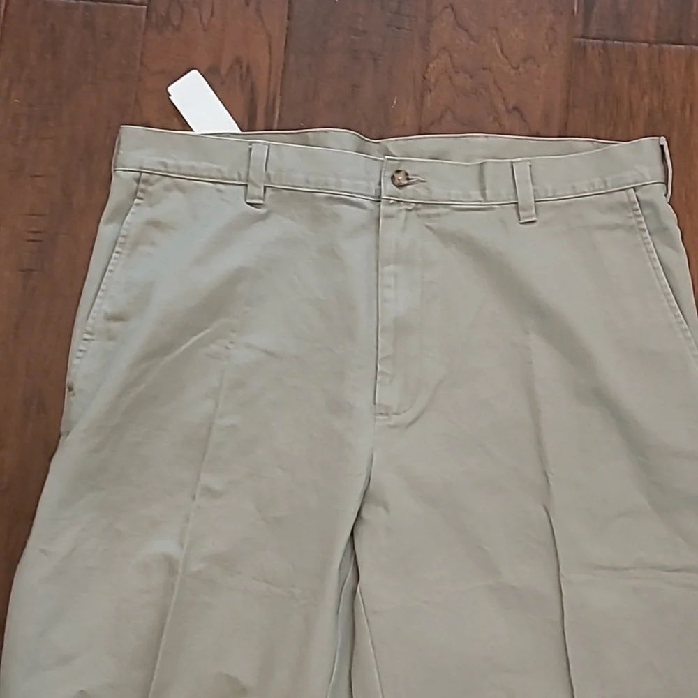 NWT Jos A Banks men's flat front khaki pants size 38x32